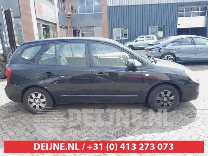 Kia Carens Türscheibe 4-türig rechts hinten O685130