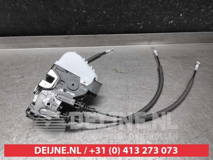 Hyundai Santafe Deurslot Mechaniek 4Deurs links-voor O9990009533