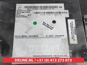 Nissan Qashqai Regeleinheit Multi Media O685399 foto 2