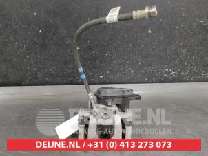 Kia Sportage Rear brake calliper, right O685551 photo 3