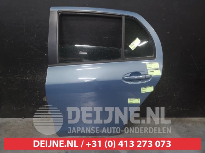 Toyota Yaris Tür 4-türig links hinten O685755