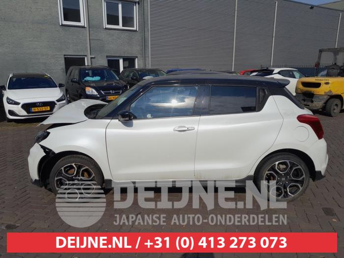 Suzuki Swift Türscheibe 4-türig links hinten O685867