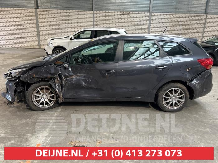 Kia Ceed Türscheibe 4-türig links hinten O685927