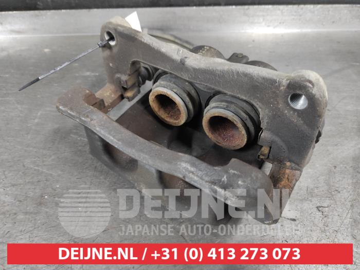 Nissan Navara Remklauw (Tang) links-voor O685956