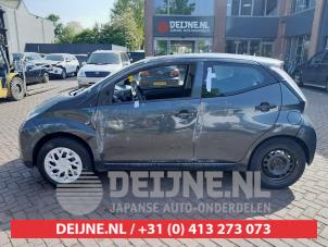 Toyota Aygo Türscheibe 4-türig links hinten O685981 foto 2