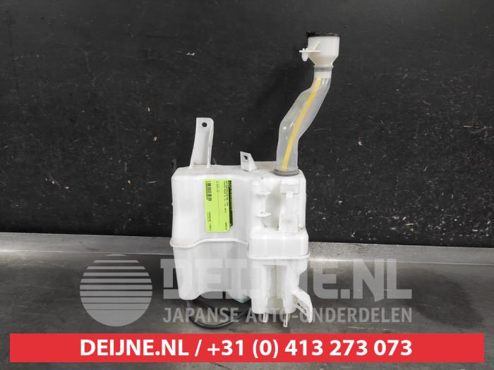 Toyota Prius Plus Ruitensproeiertank voor O686039