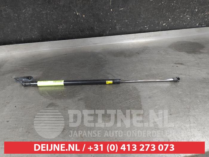 Toyota Prius Plus Gasdemper rechts-achter O686049
