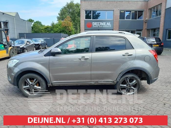 Ssang Yong Korando Kotflügel links vorne O686121