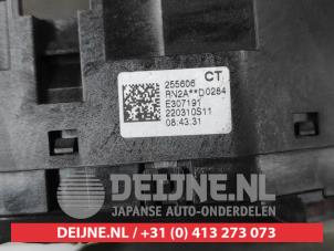 Nissan Qashqai Combischakelaar Stuurkolom O686209 foto 3