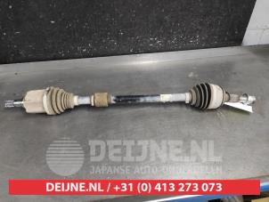 Gebruikte Aandrijfas rechts-voor Nissan Qashqai (J12) 1.5 VC-T e-Power 16V Prijs € 150,00 Margeregeling aangeboden door V.Deijne Jap.Auto-onderdelen BV