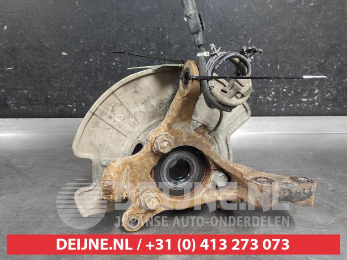 Suzuki Swift Achsschenkel links vorne O686332