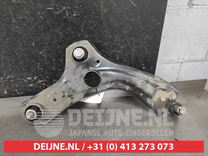 Nissan Juke Querlenker unten rechts vorne O686427