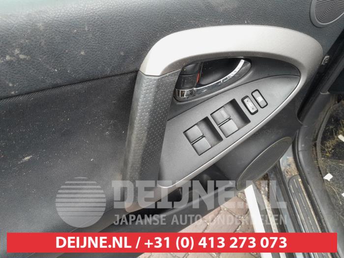 Toyota Rav-4 Kombischalter Fenster O686453