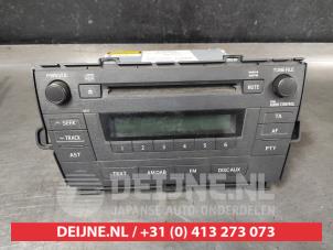 Gebruikte Radio Toyota Prius (ZVW3) 1.8 16V Prijs op aanvraag aangeboden door V.Deijne Jap.Auto-onderdelen BV