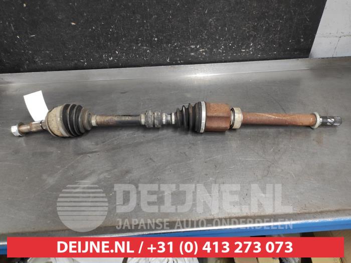 Nissan Qashqai Aandrijfas rechts-voor O686635