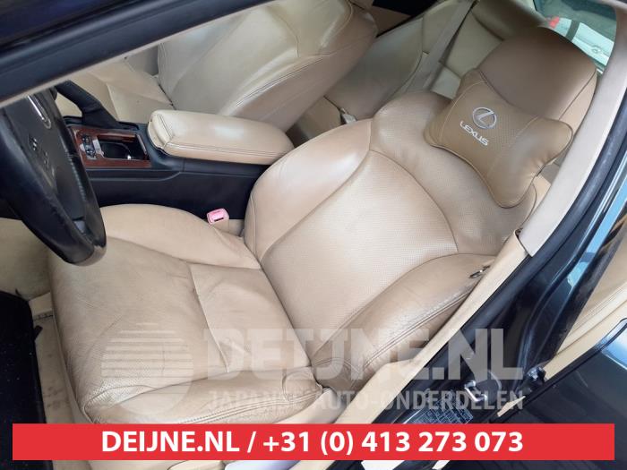 Lexus IS Sitz links O686620