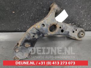 Toyota Auris Querlenker unten rechts vorne O686764 foto 2