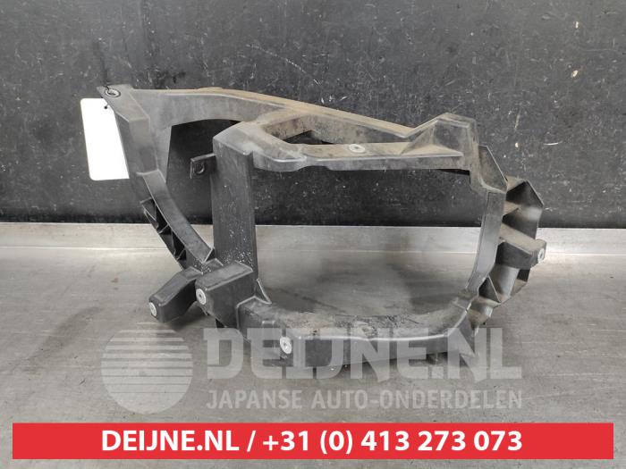 Mitsubishi Colt Carrosserie Hoek rechts-voor O686813