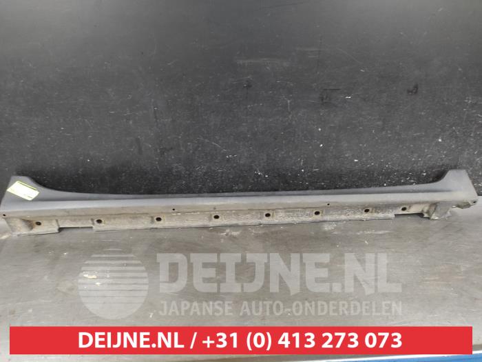 Suzuki Swift Seitenschürze rechts O686825