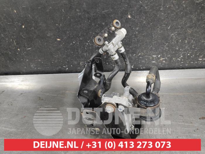 Gebruikte Oliepomp Mitsubishi Outlander (GF/GG) 2.0 16V PHEV 4x4 Prijs € 35,00 Margeregeling aangeboden door V.Deijne Jap.Auto-onderdelen BV