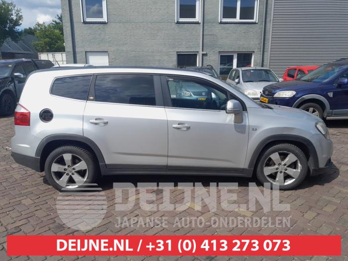 Chevrolet Orlando Quarter light, front right O687097