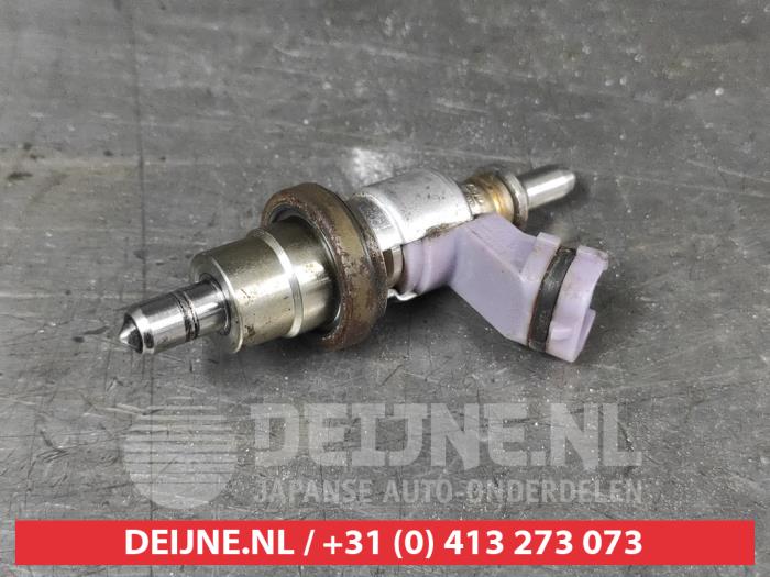 Gebruikte Verstuiver (diesel) Toyota Verso 2.0 16V D-4D-F Prijs € 45,00 Margeregeling aangeboden door V.Deijne Jap.Auto-onderdelen BV
