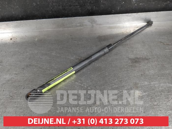 Nissan Qashqai Rear gas strut, right O687281
