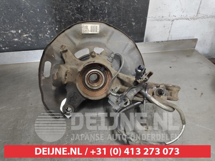 Toyota IQ Fusee links-voor O687335