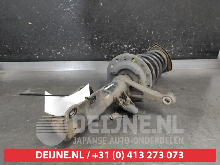 Toyota IQ Schokdemperpoot links-voor O687337