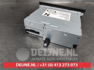 Mazda 2 CD player O687530 photo 2