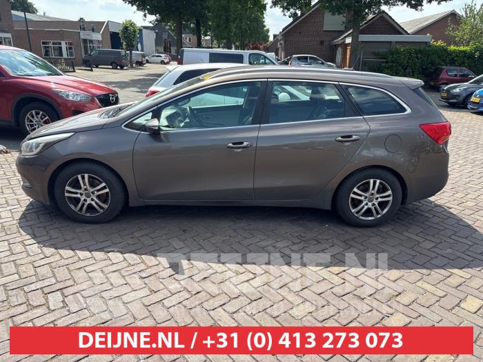 Kia Ceed Türscheibe 4-türig links hinten O687548