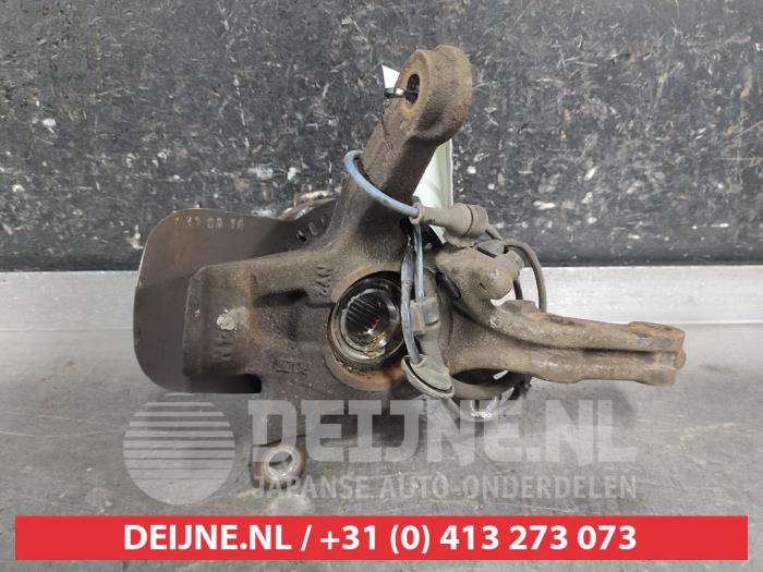 Suzuki Celerio Fusee links-voor O687695