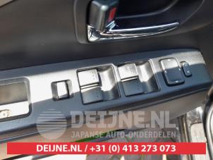 Gebruikte Combischakelaar ramen Mazda 5 (CWA9) 1.8i 16V Prijs € 50,00 Margeregeling aangeboden door V.Deijne Jap.Auto-onderdelen BV