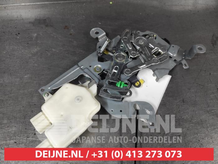 Mazda 5 Deurslot Mechaniek 4Deurs rechts-achter O687745