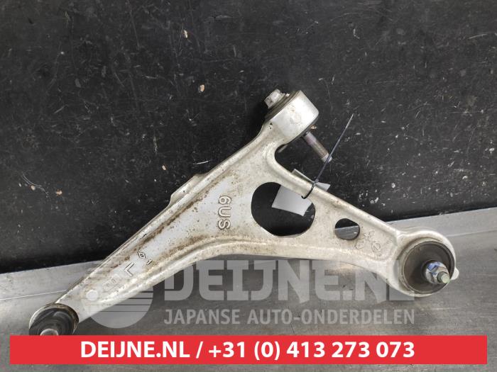 Nissan Qashqai Querlenker unten links vorne O687786