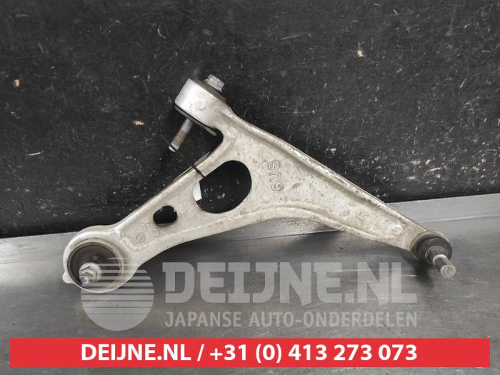 Nissan Qashqai Querlenker unten rechts vorne O687787