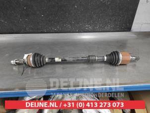 Gebruikte Aandrijfas rechts-voor Nissan Qashqai (J12) 1.5 VC-T e-Power 16V Prijs € 150,00 Margeregeling aangeboden door V.Deijne Jap.Auto-onderdelen BV