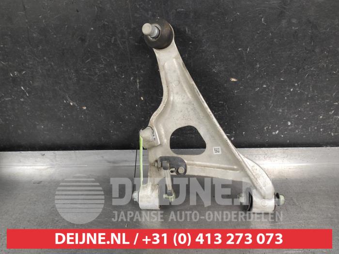 Nissan Qashqai Querlenker links hinten O687794