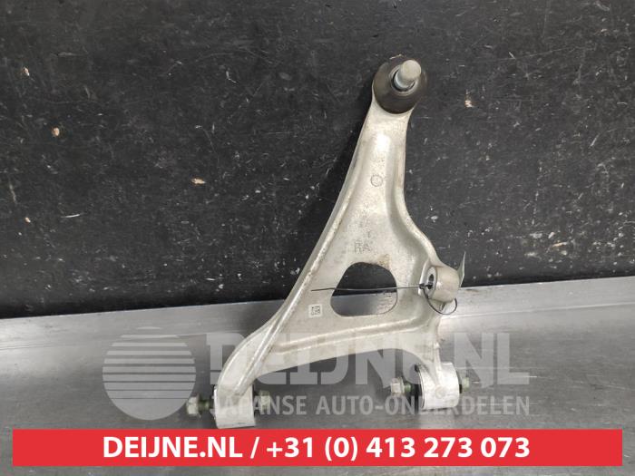 Nissan Qashqai Querlenker rechts hinten O687795