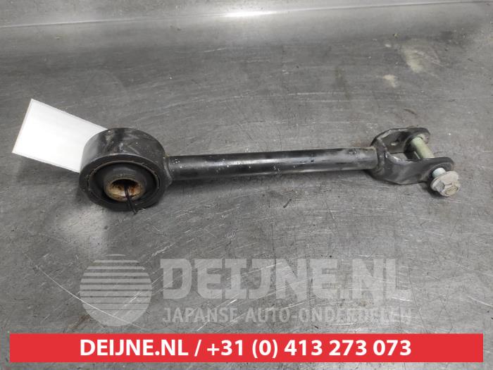 Nissan Qashqai Querlenker rechts hinten O687797