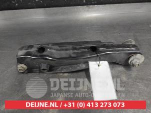 Nissan Qashqai Querlenker rechts hinten O687800 foto 2