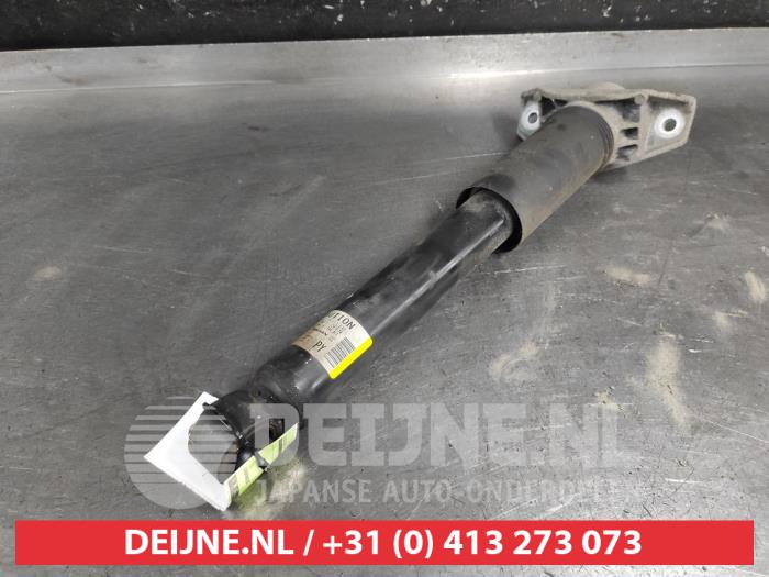 Nissan Qashqai Stoßdämpfer links hinten O687808