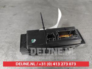 Nissan Qashqai Multi-functional window switch O687876 photo 2