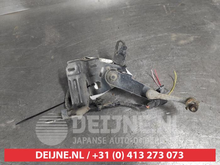 Mazda MX-5 Xenon height adjustment O687916
