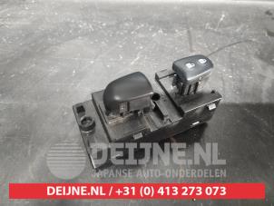 Gebruikte Raam schakelaar elektrisch Nissan Leaf (ZE1) e+ 59/62kWh Prijs € 35,00 Margeregeling aangeboden door V.Deijne Jap.Auto-onderdelen BV