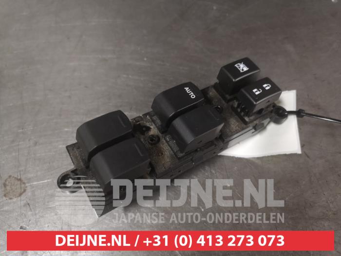 Suzuki Swift Combischakelaar ramen O688134