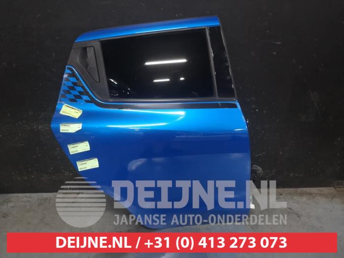 Suzuki Swift Tür 4-türig rechts hinten O688141