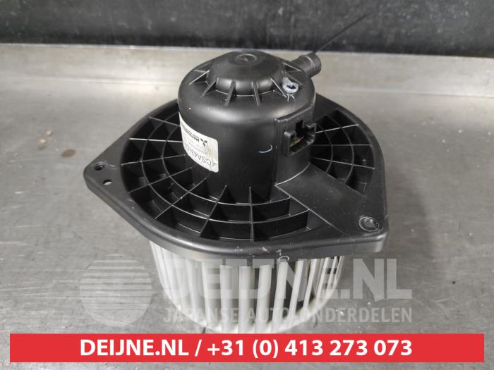 Mitsubishi Outlander Kachel Ventilatiemotor O688238