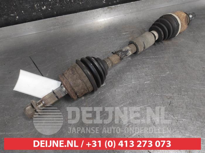 Mitsubishi Colt Aandrijfas links-voor O688323