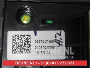 Kia Ceed Sportswagon Combischakelaar ramen O688574 foto 2